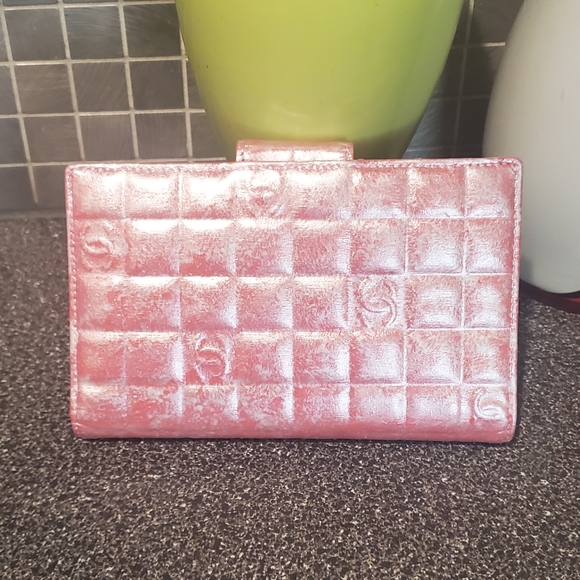 Chanel Wallet - Picture 2 of 10